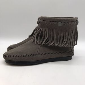 Minnetonka Gray Suede Moccasins Women's 7 Braided Fringe Back Zip Bootie 291T